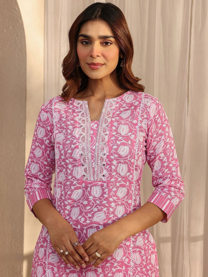 Women Floral Printed Regular Thread Work Kurta with Trousers & With Dupatta
