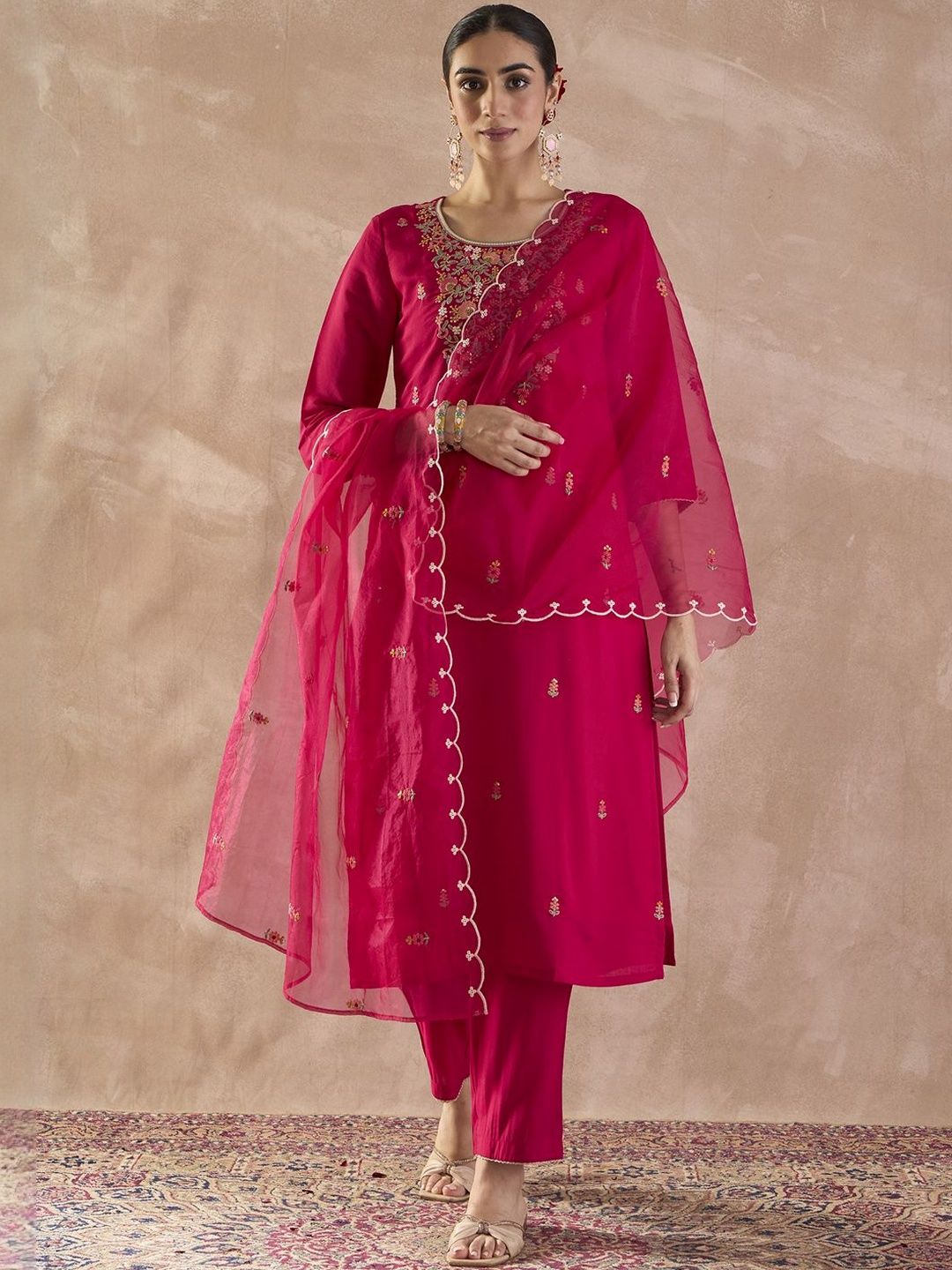Dhiyona IE Floral Embroidered Regular Thread Work Straight Kurta With Trousers & Dupatta