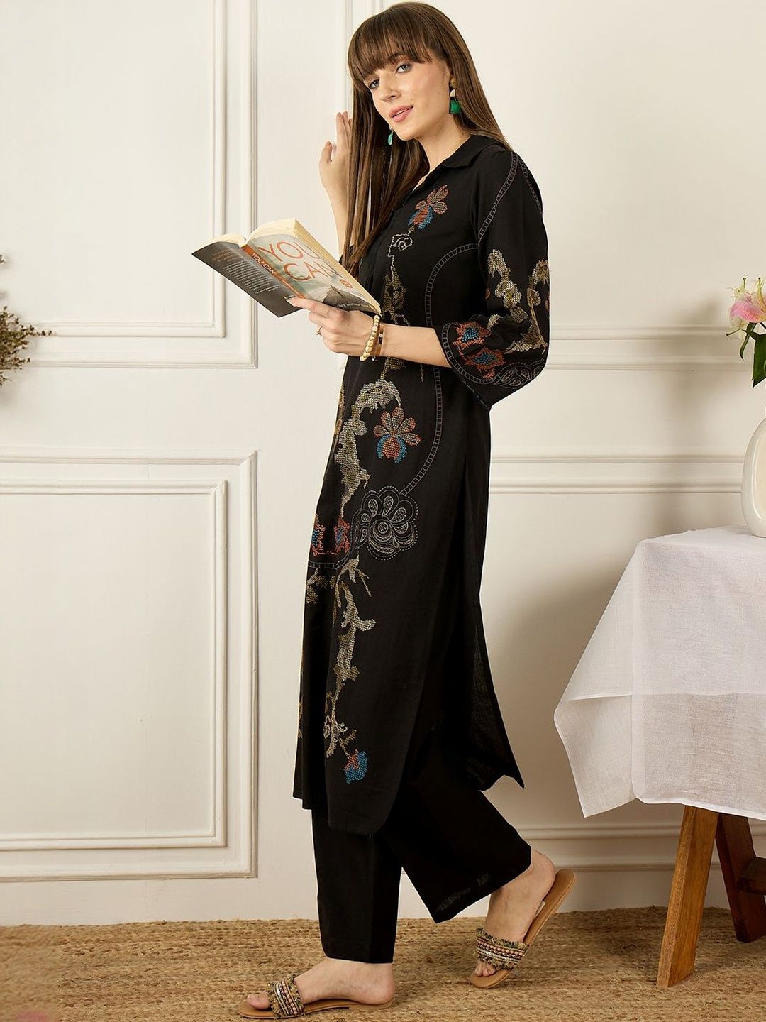Dhiyona IE Embroidered V-Neck Three-Quarter Sleeves Pure Cotton Tunic And Trousers