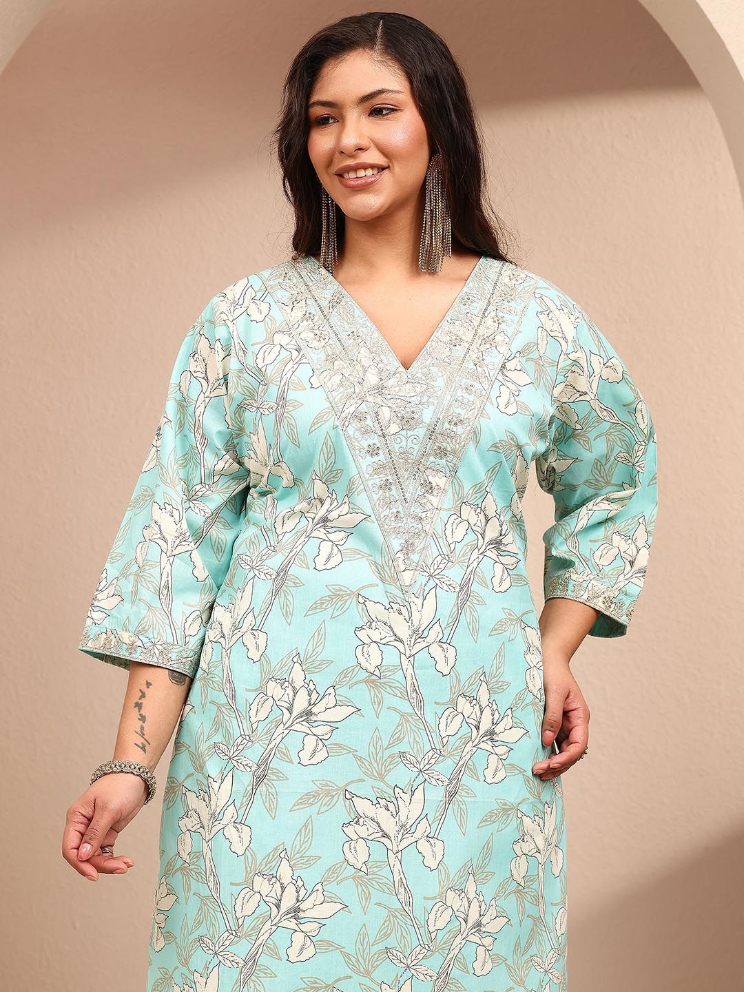 Dhiyona Women's Plus Size Floral Printed Regular Kurta with Trousers & With Dupatta
