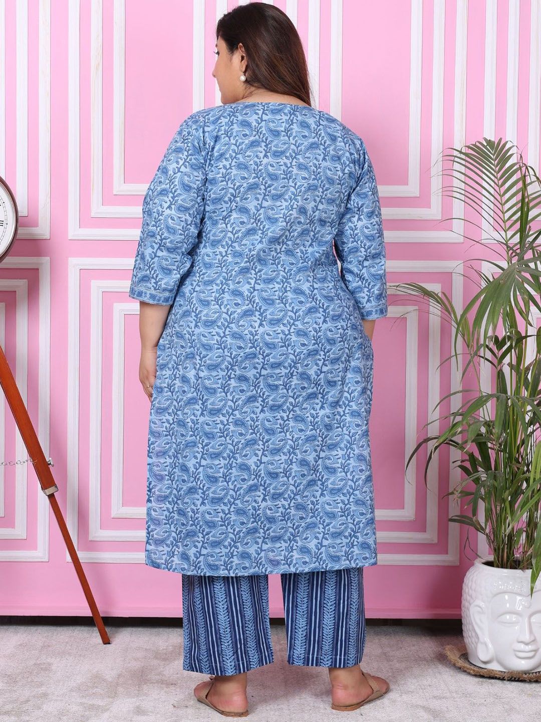 Dhiyona KL Plus Size Floral Printed Pure Cotton Straight Kurta with Palazzos & Dupatta