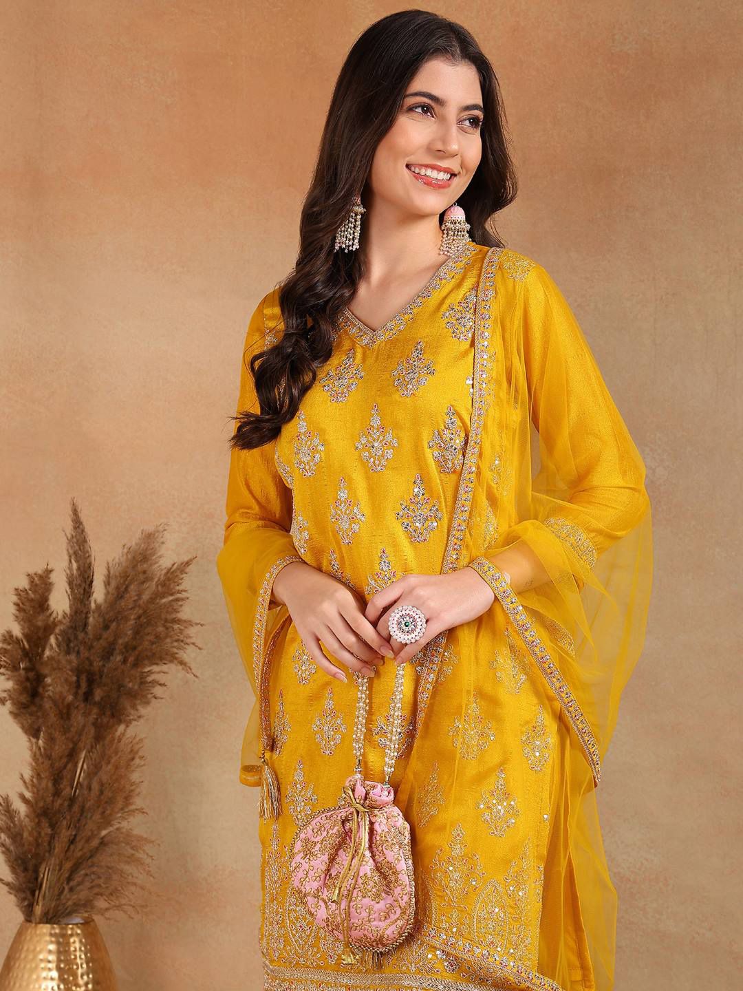 Dhiyona KL V-neck Ethnic Motifs Embroidered Regular Kurta with Sharara & With Dupatta