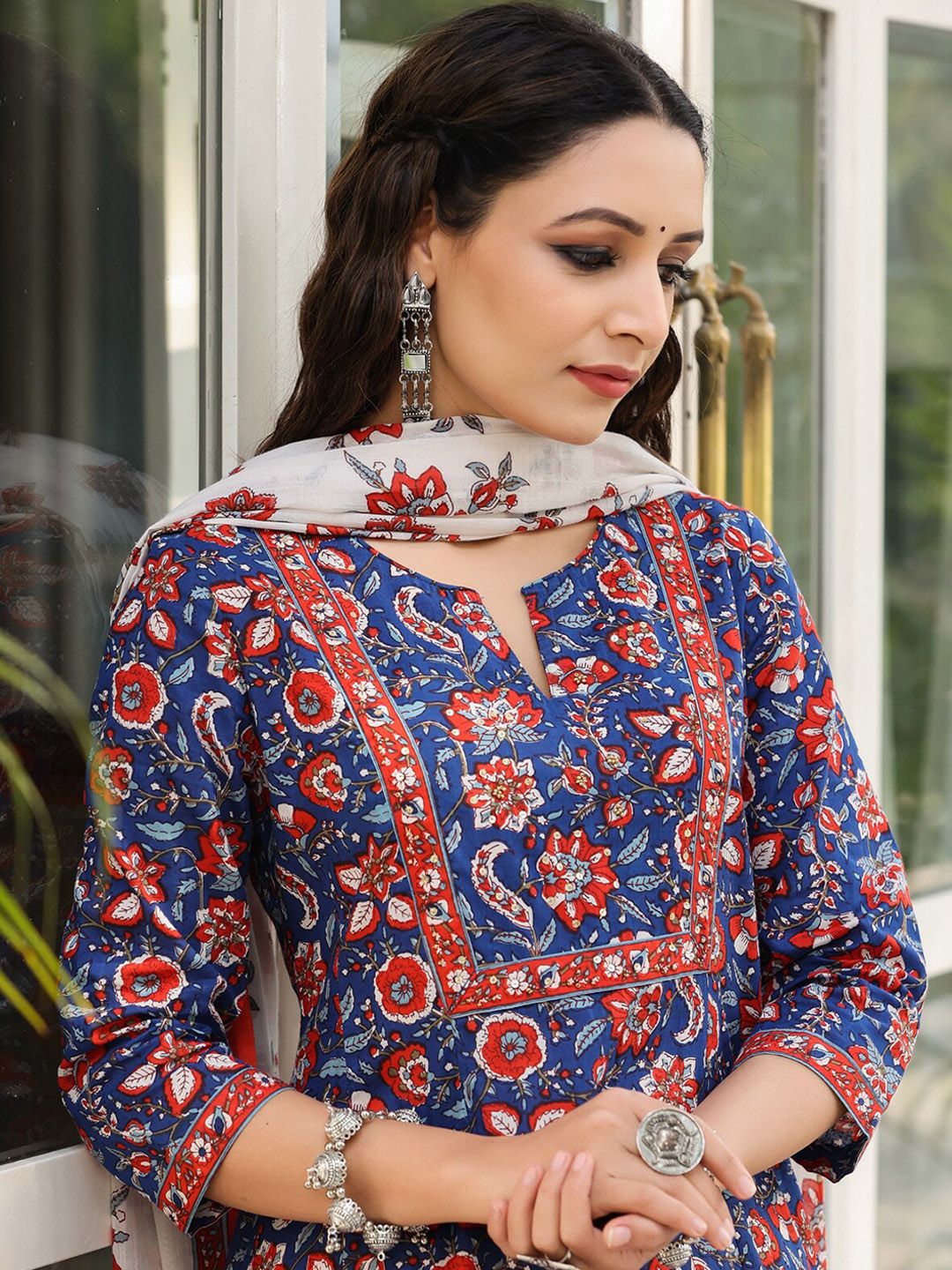 Dhiyona RR Women's Floral Printed Sequinned Pure Cotton Kurta with Trousers & Dupatta