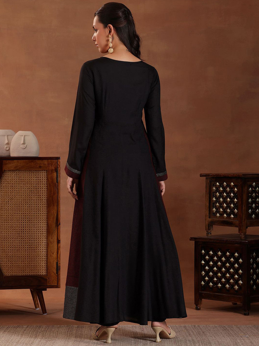 Panelled Thread Work A-Line Kurta With Trousers
