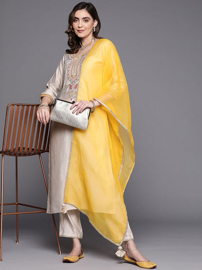 Dhiyona IE Embroidered Round Neck Three-Quarter Sleeves Sequinned Liva Kurta Set
