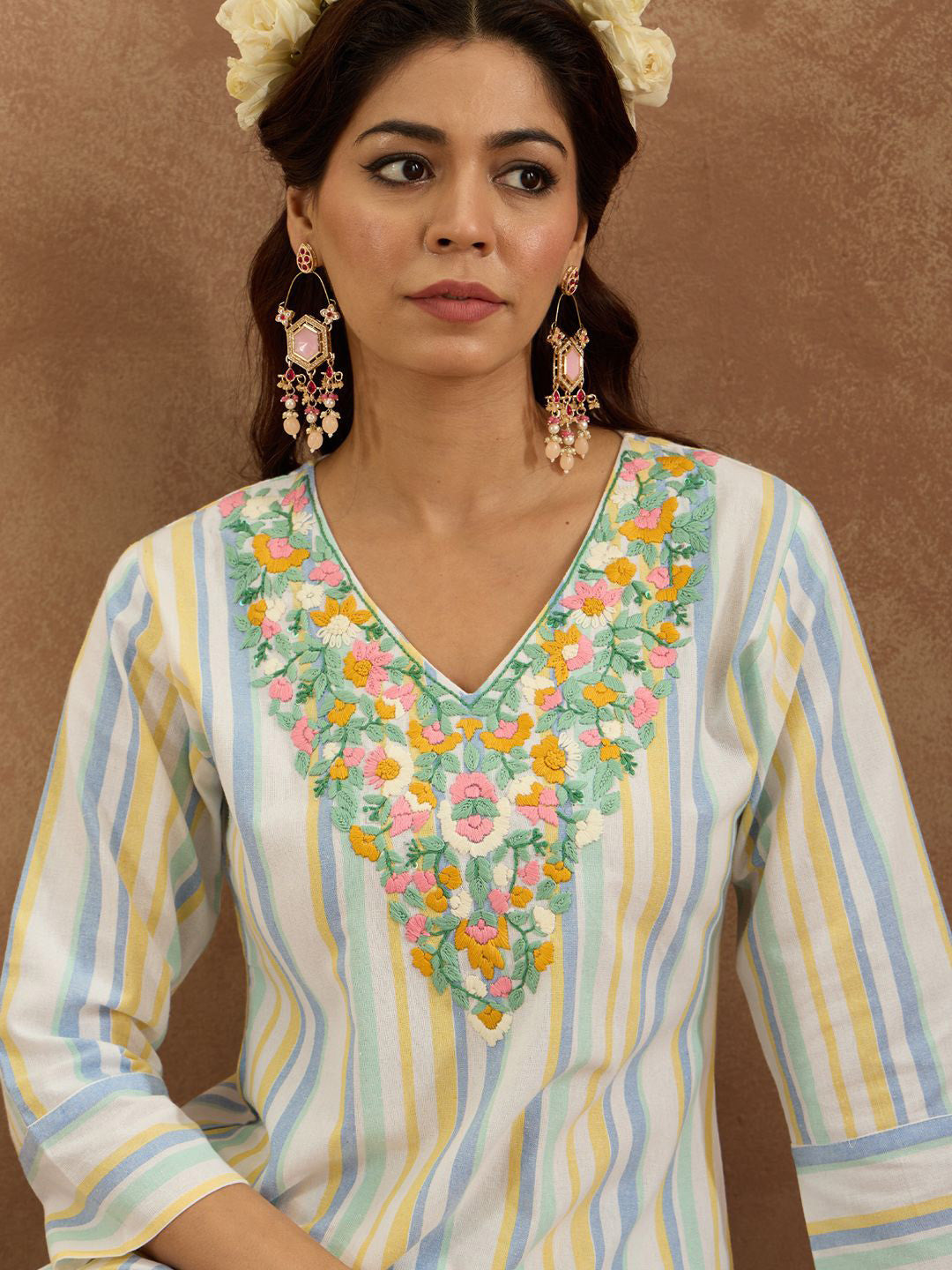 Women Floral Embroidered Regular Thread Work Pure Cotton Kurta with Trousers