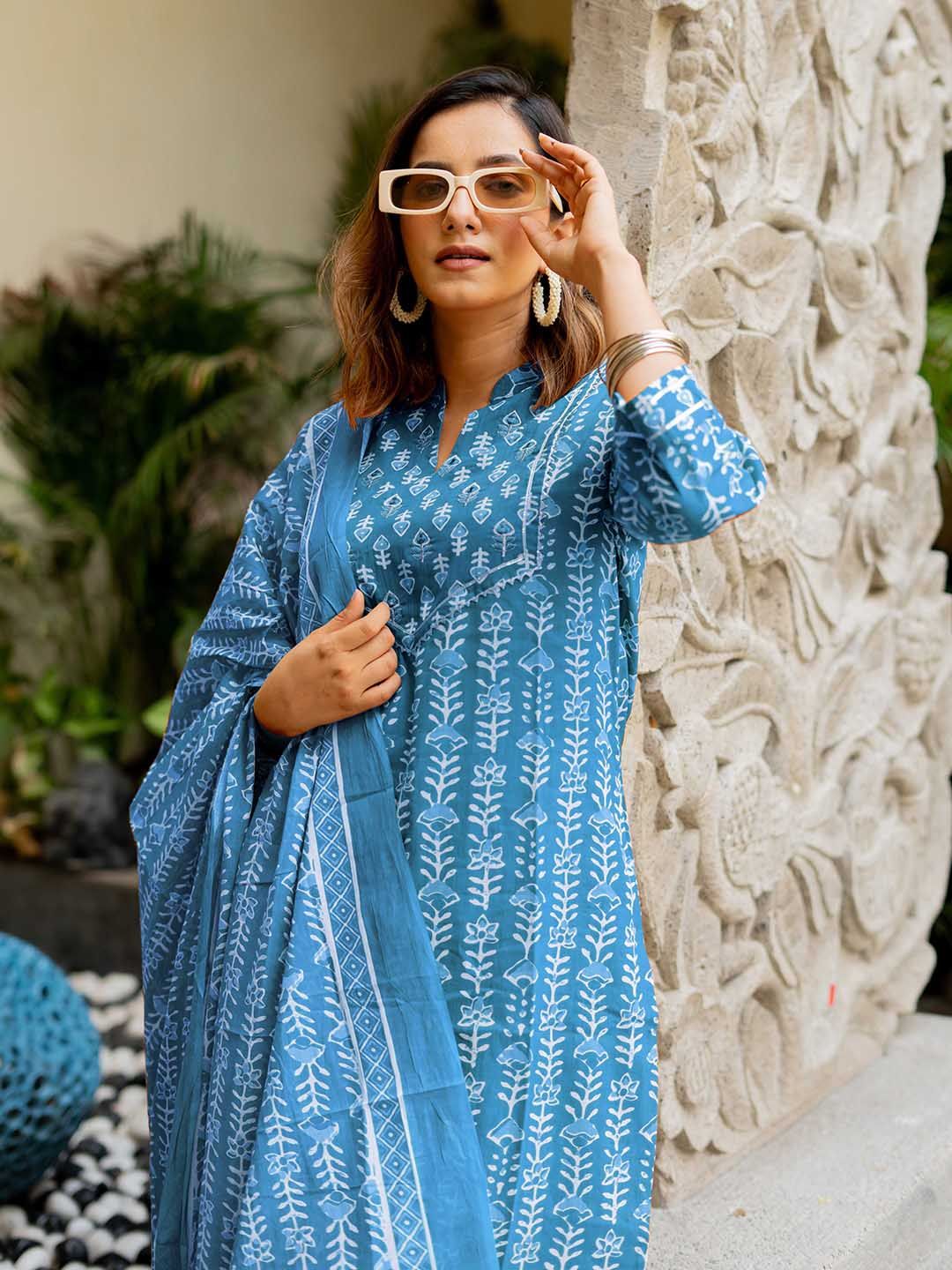 Dhiyona KL Ethnic Motifs Printed Gotta Patti Pure Cotton Kurta With Trousers & Dupatta
