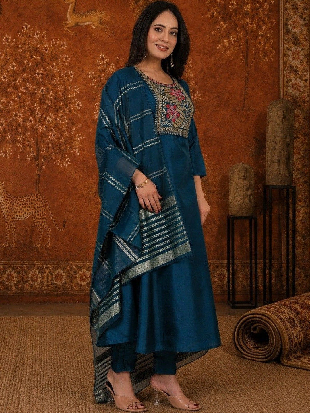Women Ethnic Motifs Embroidered Regular Thread Work Kurta with Trousers & With Dupatta