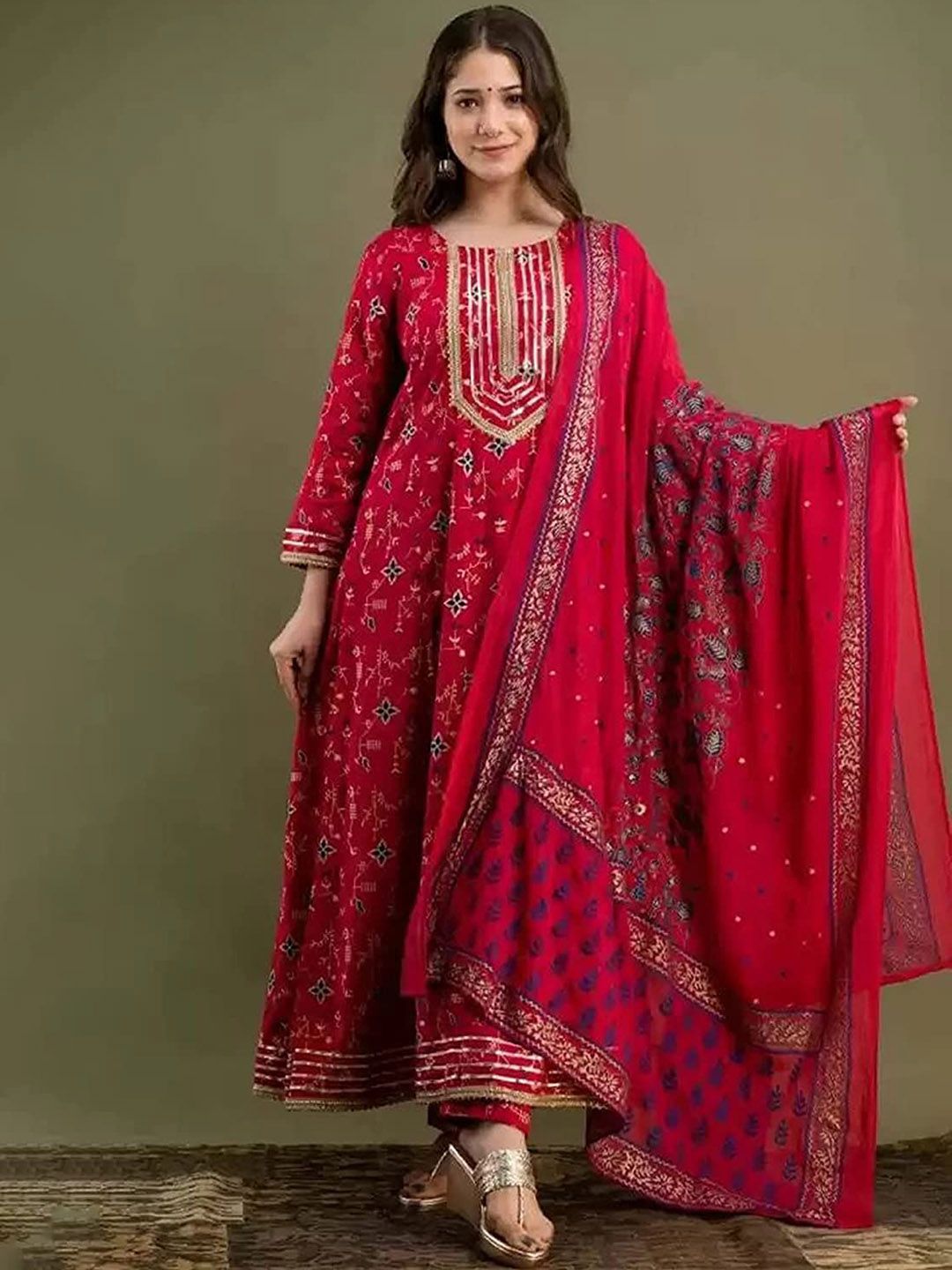 Dhiyona KL Women Floral Printed Regular Pure Cotton Kurta with Trousers & With Dupatta