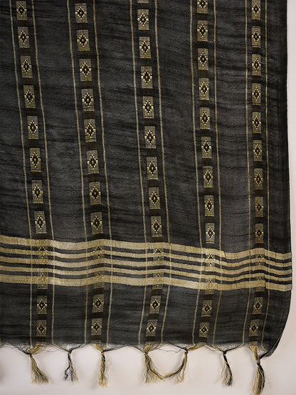 Women Embroidered Three Quarter Sleeves Kurta & Trousers With Dupatta