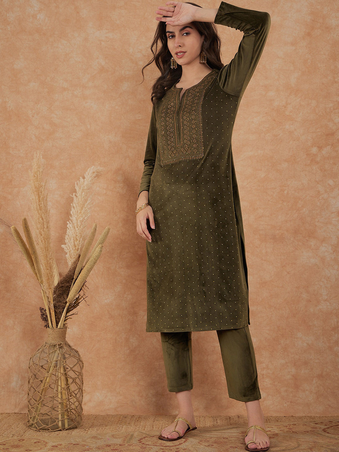 Yoke Design Winter Velvet Straight Kurta & Trouser