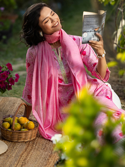 Women Floral Printed Regular Sequinned Kurta with Salwar & With Dupatta