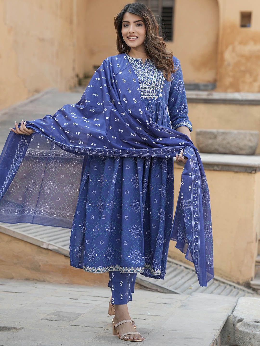 Dhiyona KL Notch Neck Bandhani Embroidered Regular Thread Work Pure Cotton Kurta Set