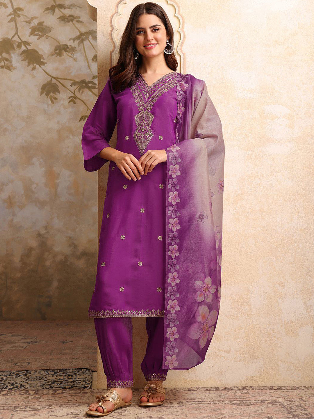 Women Embroidered Kurta Set