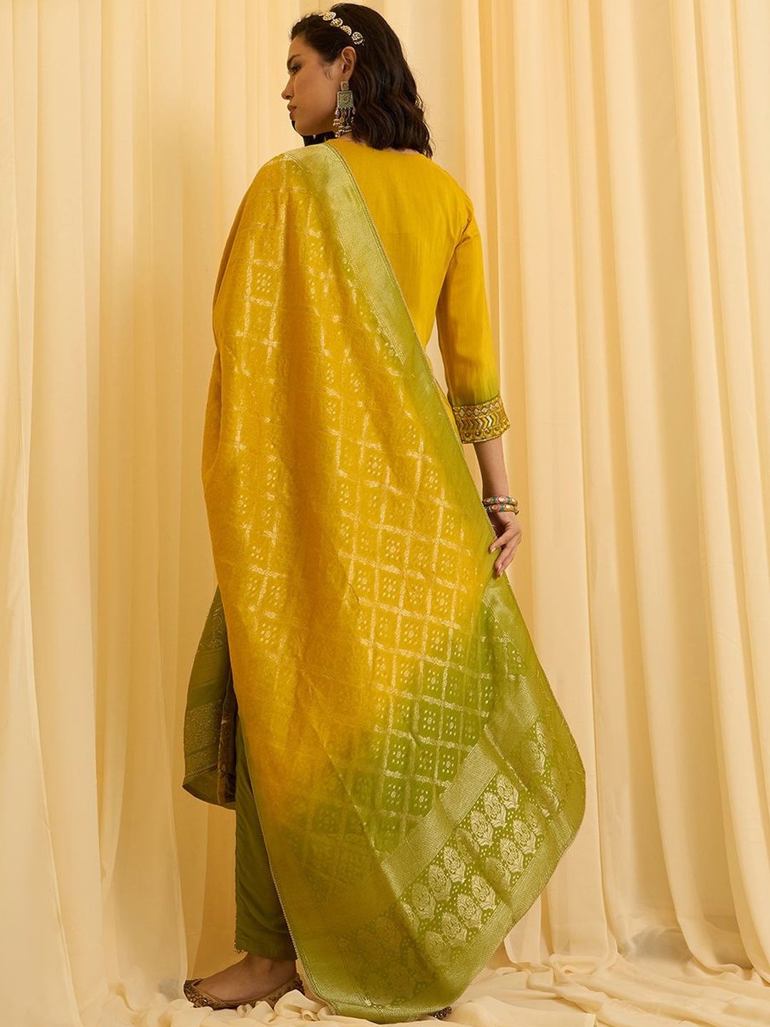 Dhiyona CH Floral Embroidered V-Neck Straight Sequinned Kurta With Trousers & Dupatta