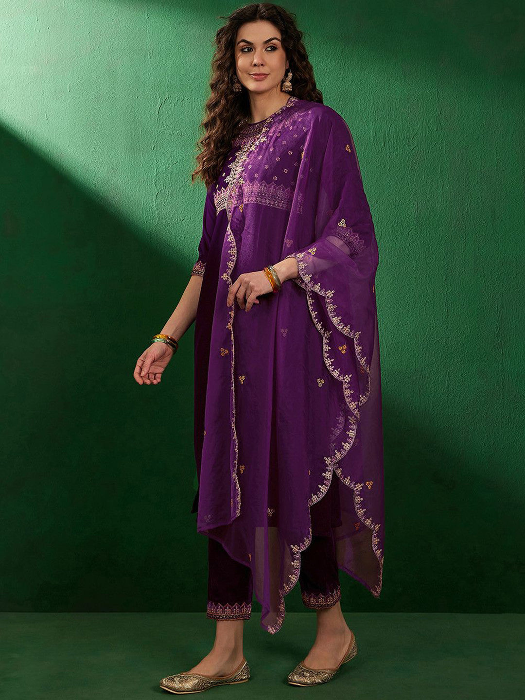Women Embroidered Kurta & Trouser With Dupatta