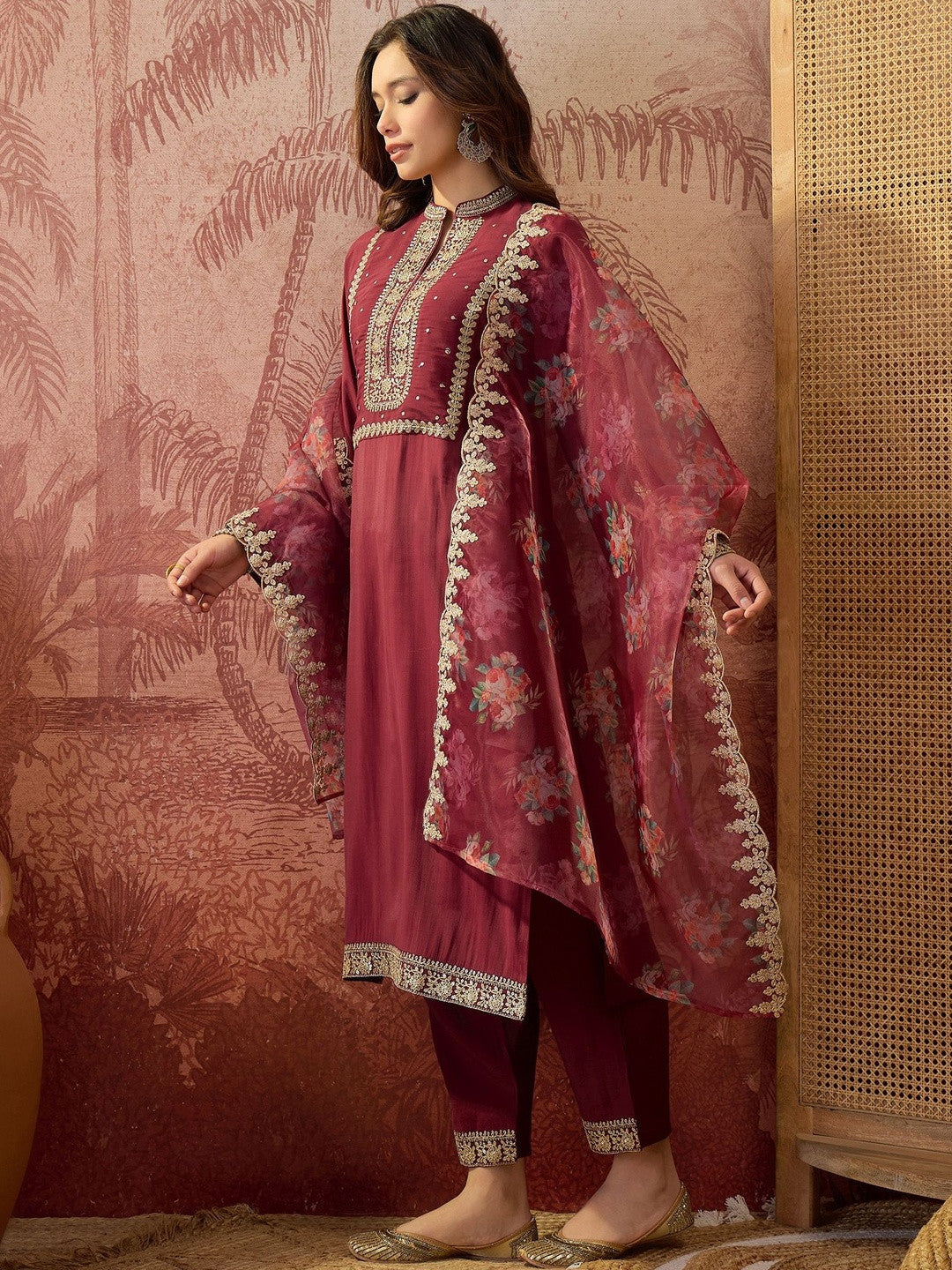 Embroidered Mandarin Collar Kurta & Trousers Kurta Set