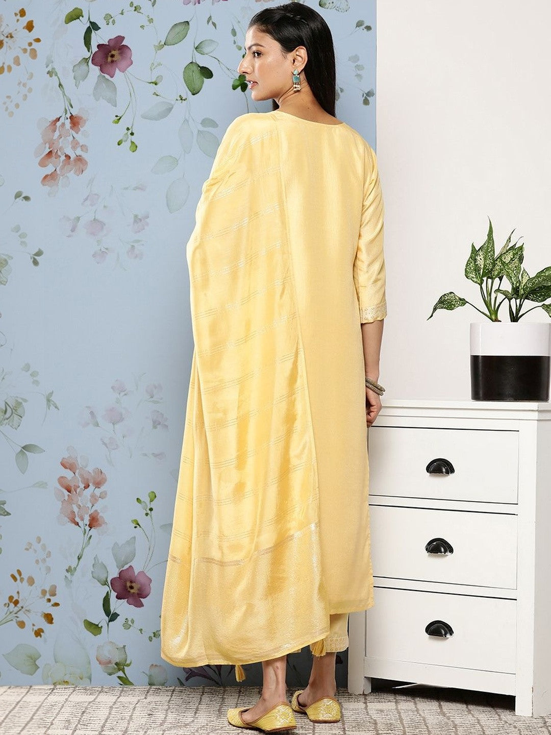 Women Regular Kurta with Trousers & With Dupatta