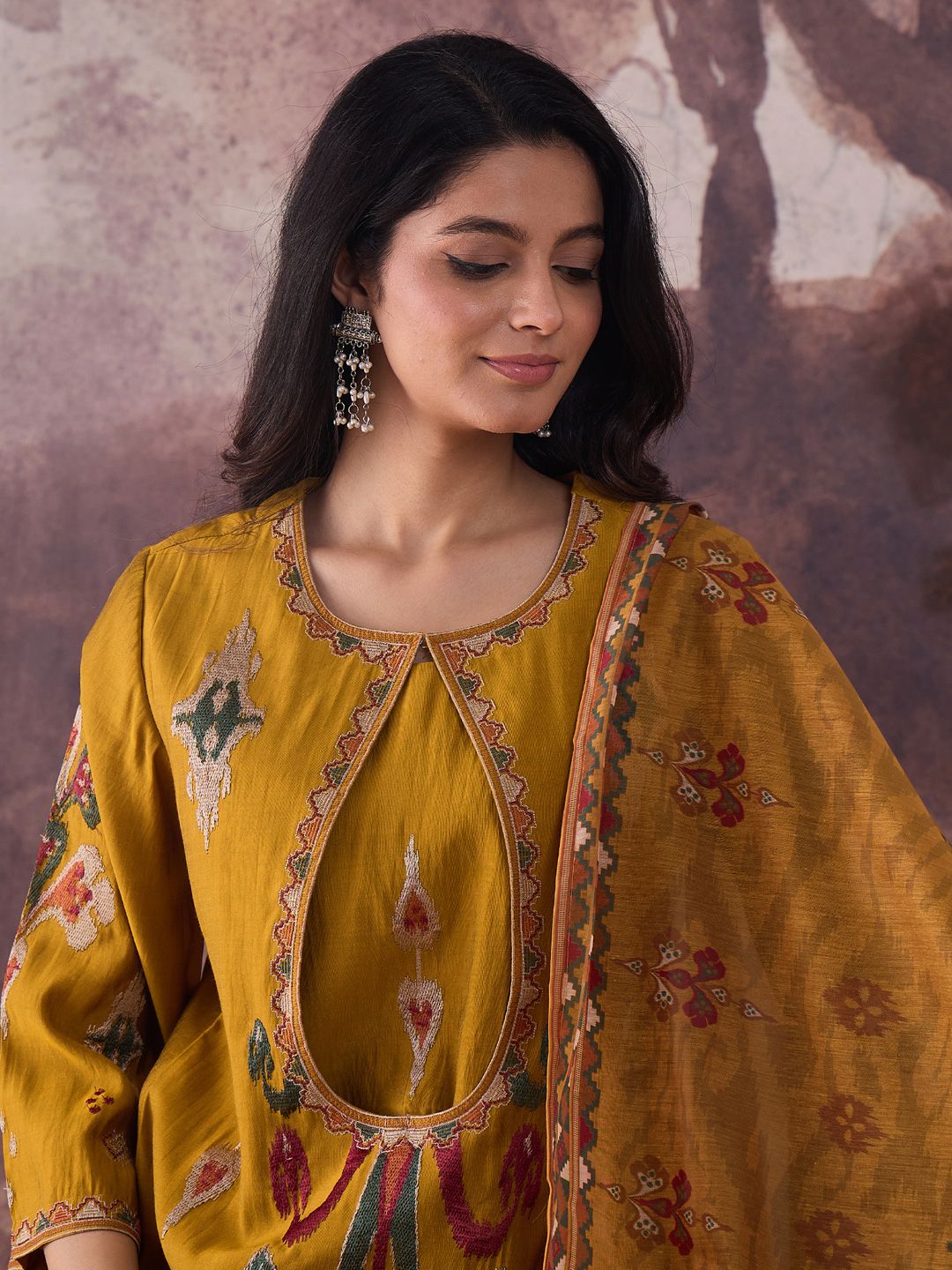 Dhiyona IE Ethnic Motifs Printed Straight Thread Work Kurta With Trousers & Dupatta
