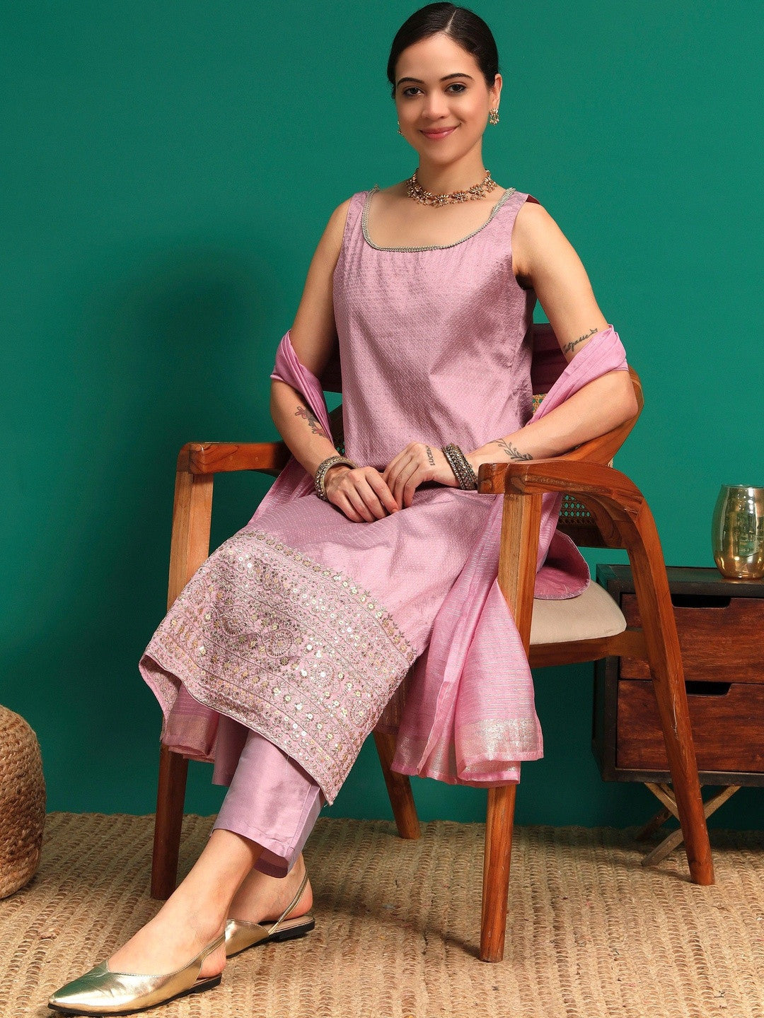 Dhiyona SN Women Regular Thread Work Kurta with Trousers & With Dupatta