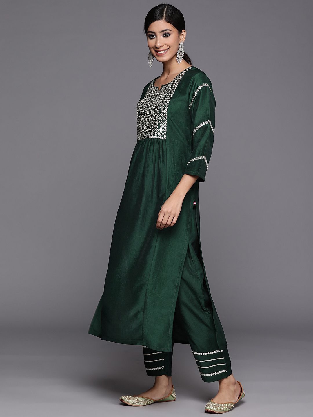 Dhiyona VA Women's Geometric Embroidered Kurta with Trousers & Dupatta