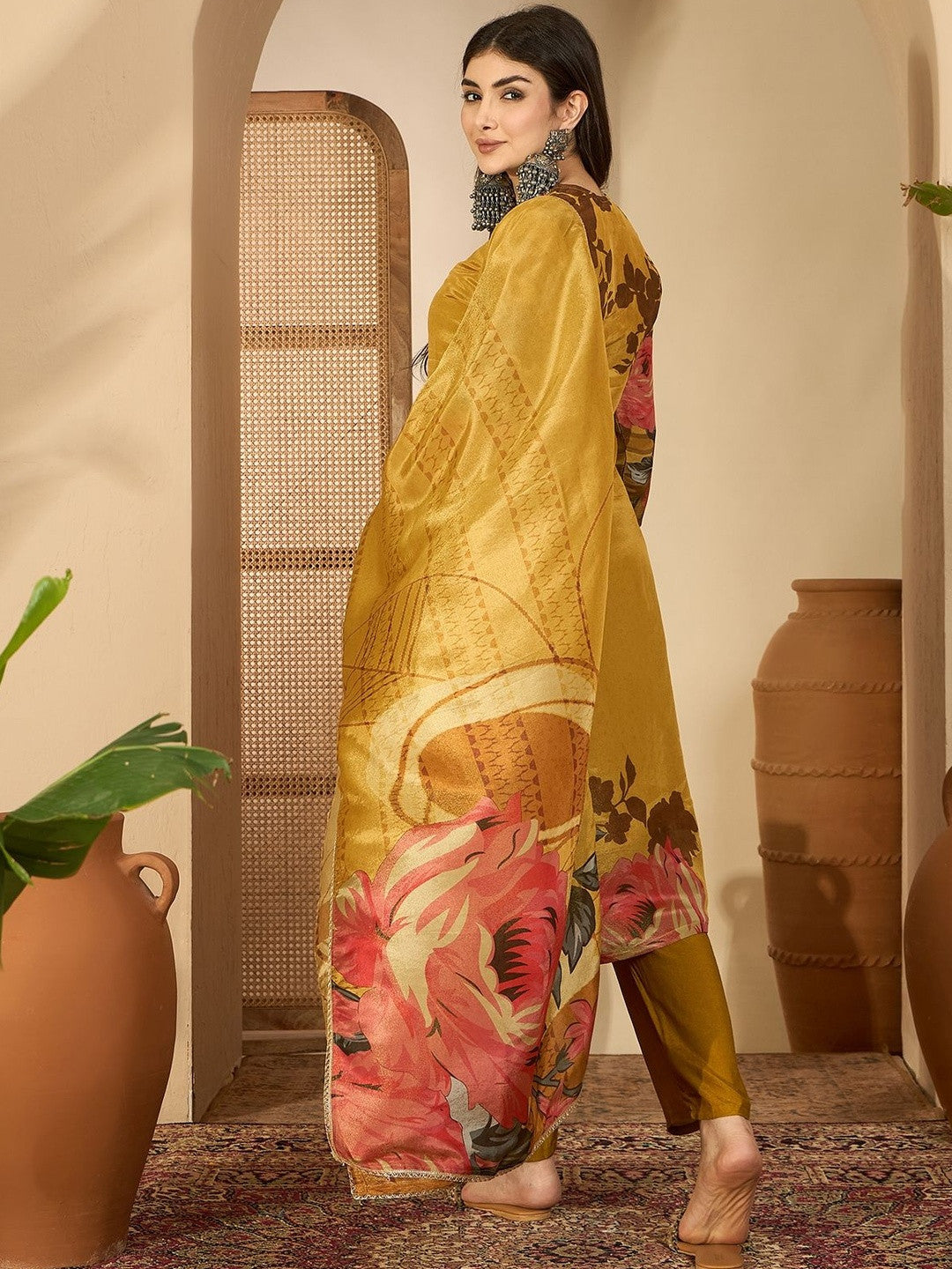 Floral Printed Round Neck Straight Kurta & Trousers With Dupatta