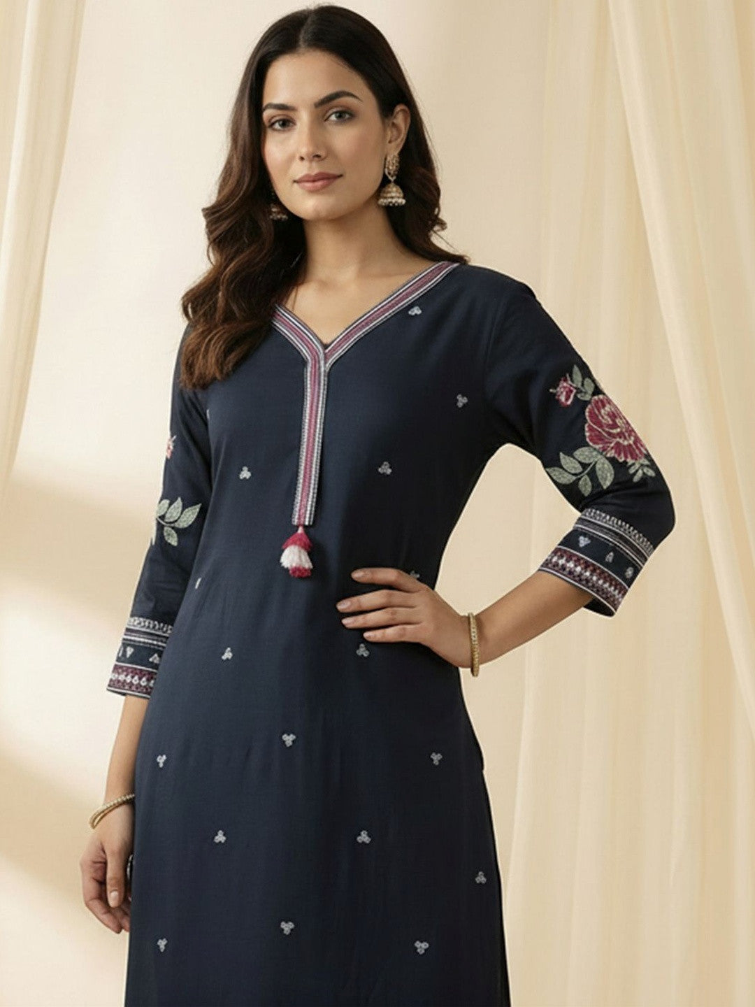 Women Floral Embroidered Regular Thread Work Kurta with Trousers