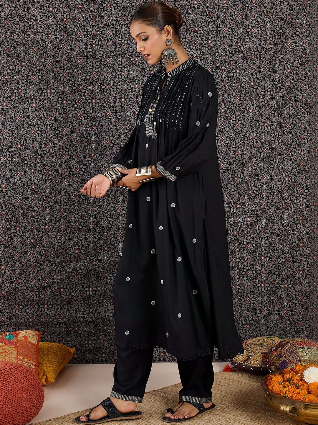 Women Ethnic Motifs Embroidered Panelled Thread Work Kurta with Trousers
