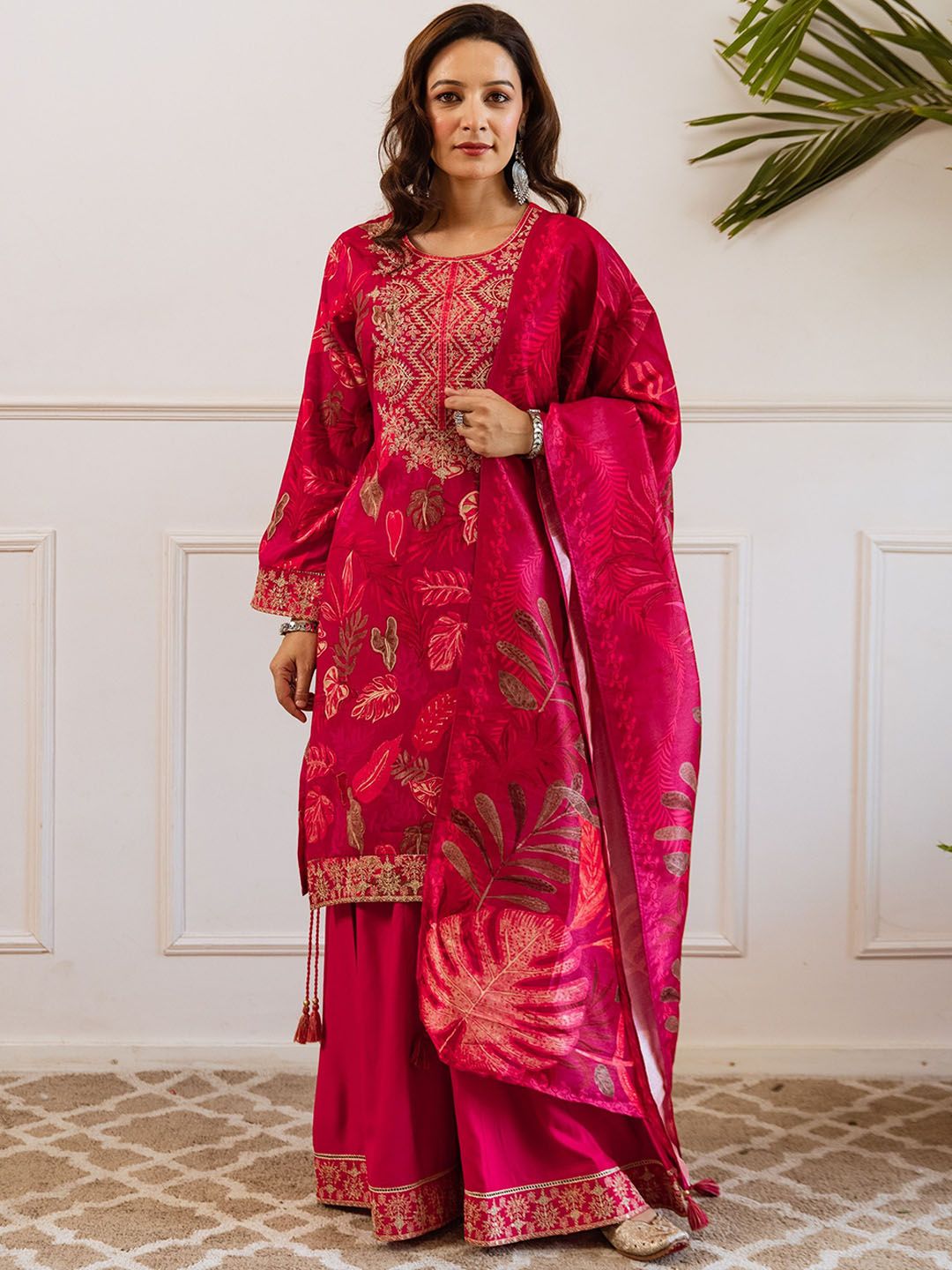 Dhiyona KL Women Floral Printed Kurta with Sharara & Dupatta