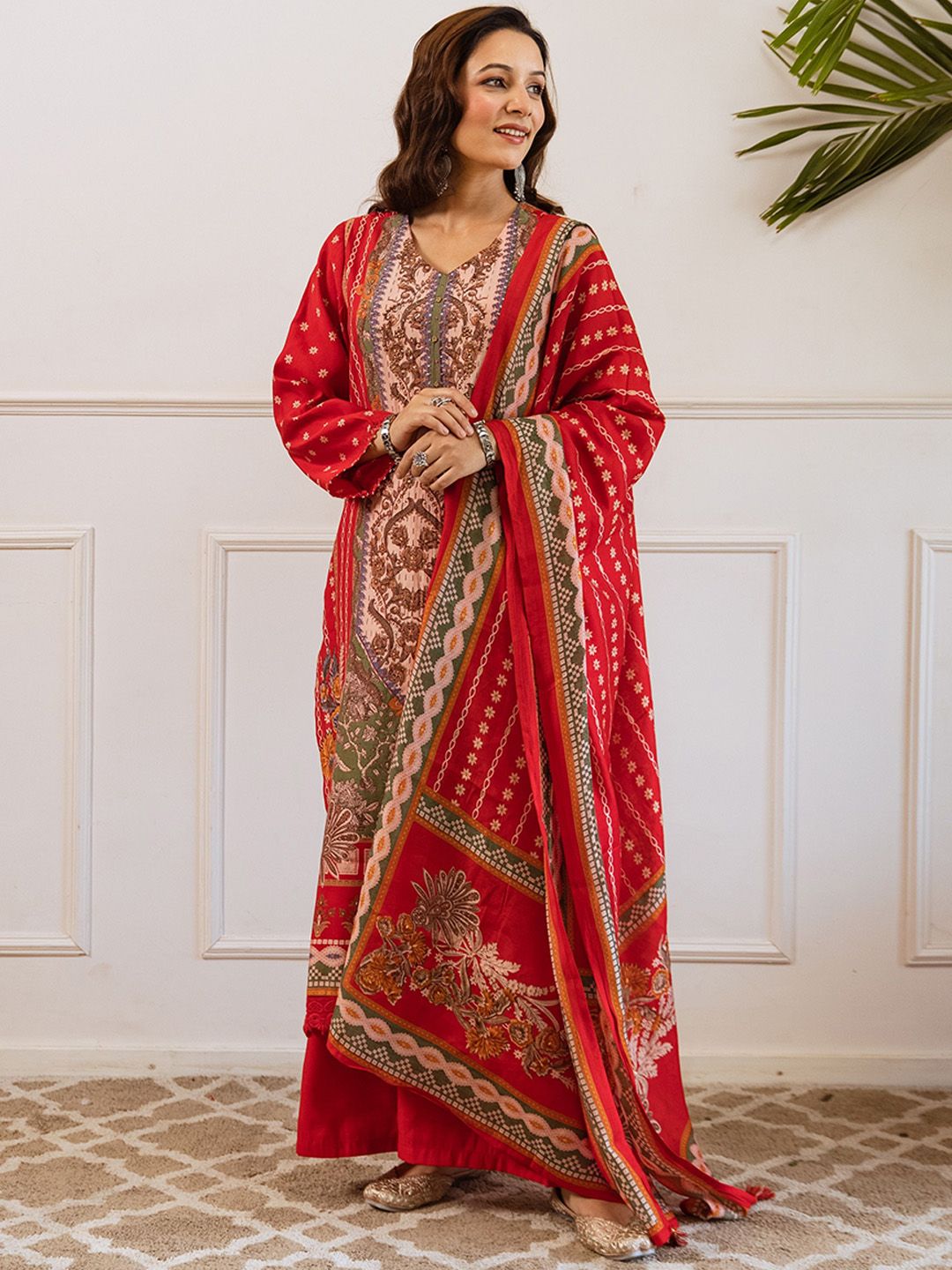 Dhiyona SN Floral Printed V Neck Straight Kurta & Palazzos With Dupatta