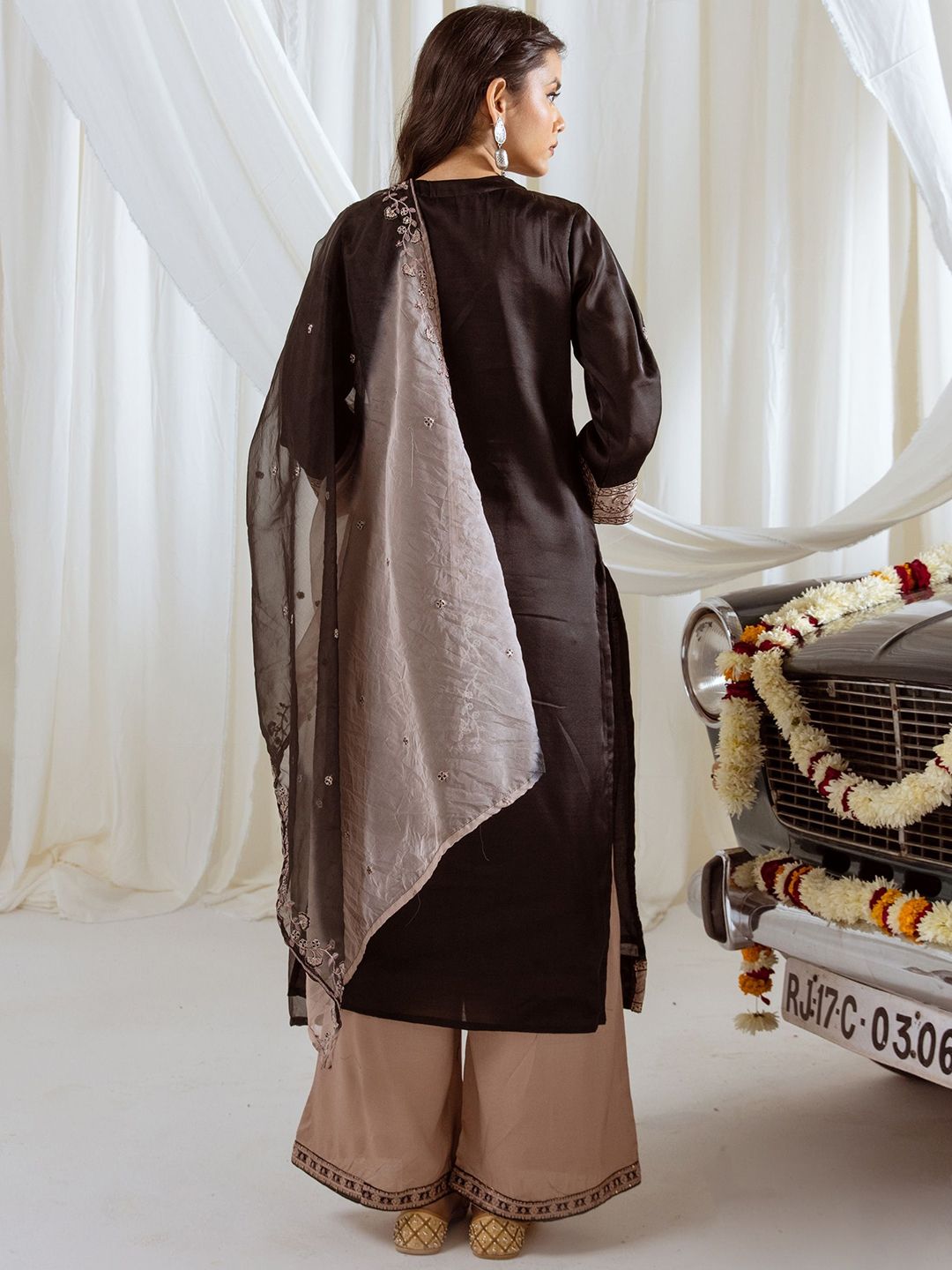 Dhiyona KL Women Regular Sequinned Kurta with Palazzos & With Dupatta