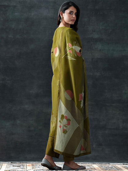 Women Floral Printed Kurta with Trousers & Dupatta