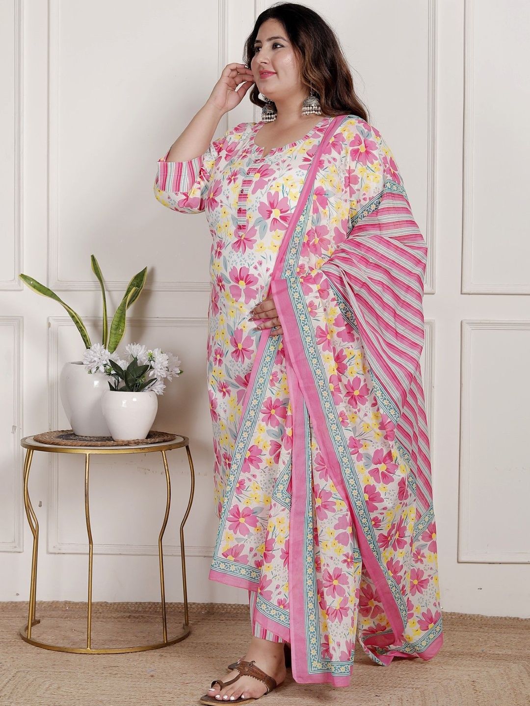Dhiyona KL Women Floral Printed Cotton Kurta & Trousers With Dupatta
