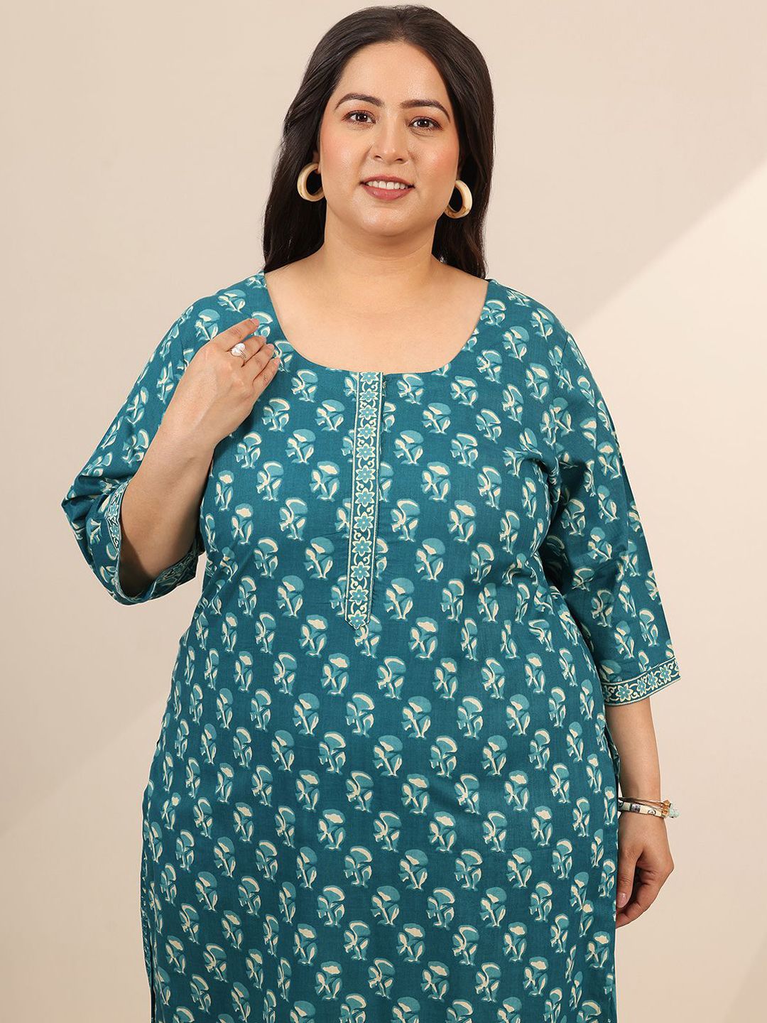 Dhiyona Women's Plus Size Floral Printed Straight Kurta With Salwar & Dupatta