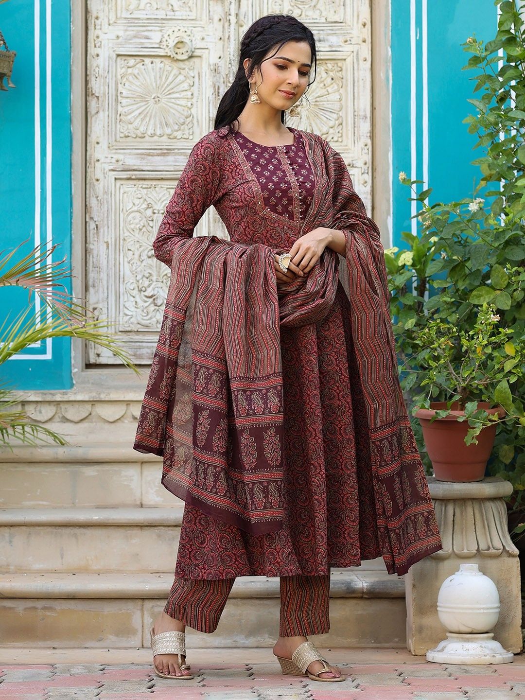 Dhiyona KL Ethnic Motifs Printed Empire Sequinned Kurta with Trousers & Dupatta