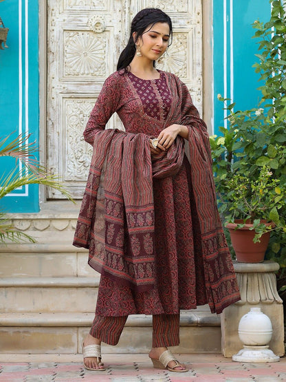 Dhiyona KL Ethnic Motifs Printed Empire Sequinned Kurta with Trousers & Dupatta