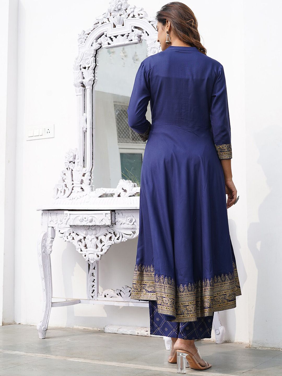 Dhiyona KL Ethnic Motifs Printed Anarkali Kurta with Trousers & Dupatta