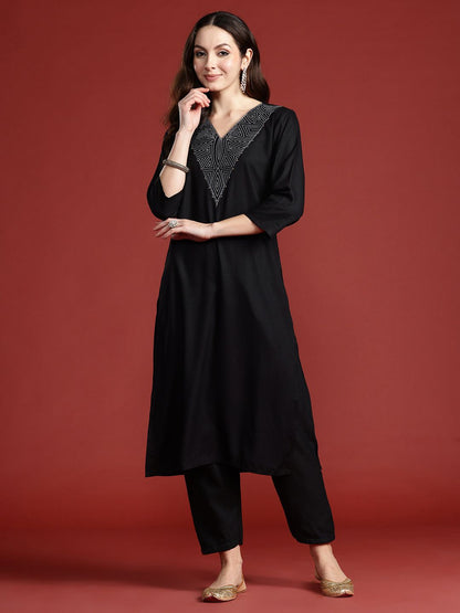 Dhiyona IE Solid Pure Cotton Kurta with Geometric Thread Work