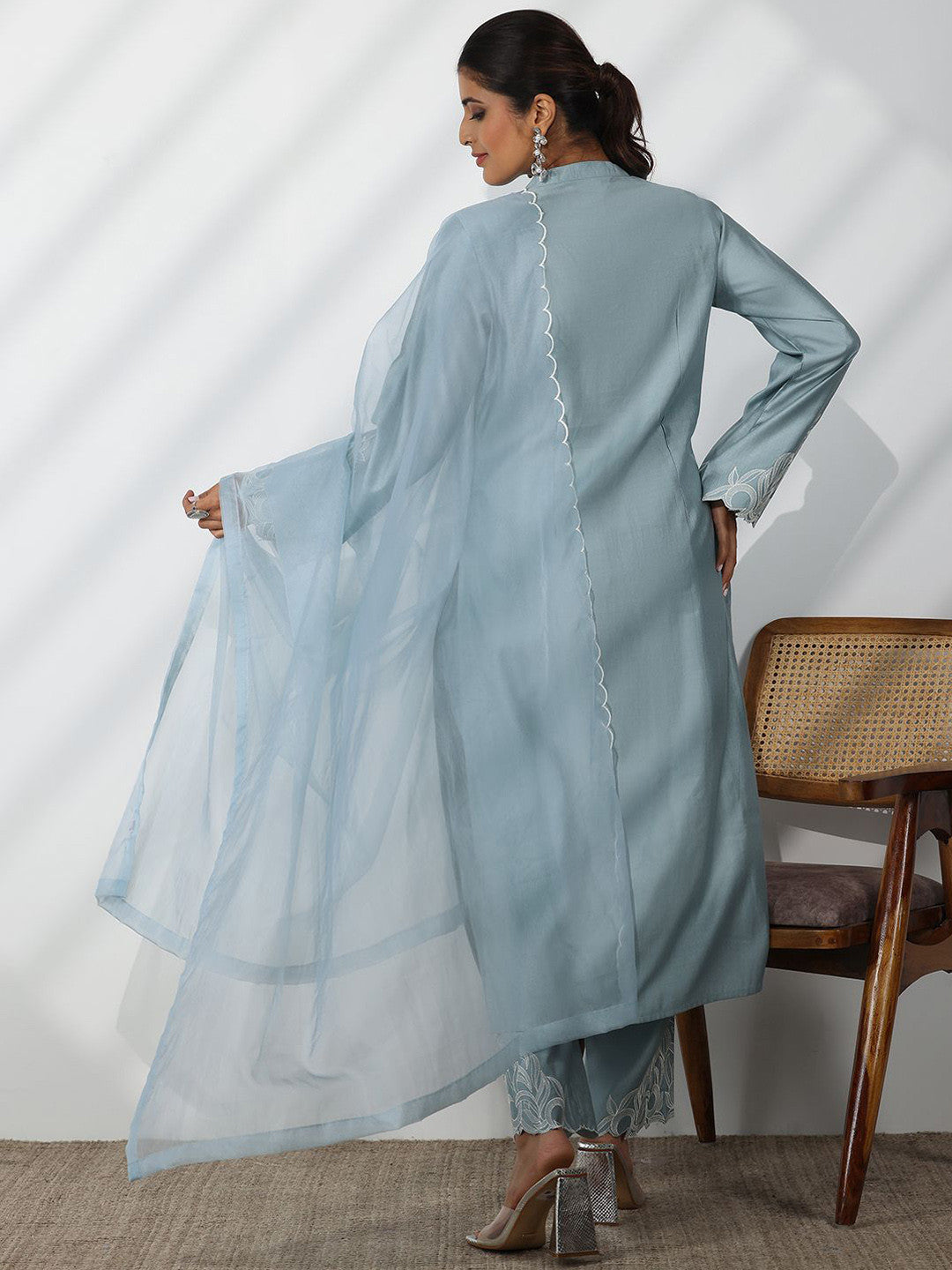 Women Floral Embroidered Panelled Beads and Stones Kurta Set