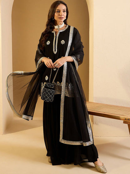 Dhiyona IN Women Floral Embroidered Regular Sequinned Kurti with Sharara & With Dupatta