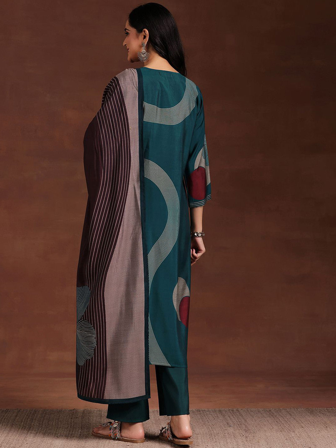 Women Floral Printed Regular Kurta with Trousers & With Dupatta