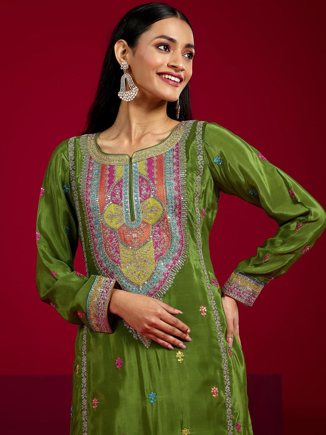 Dhiyona LL Floral Embroidered Notch Neck Sequinned Straight Kurta With Sharara And Dupatta