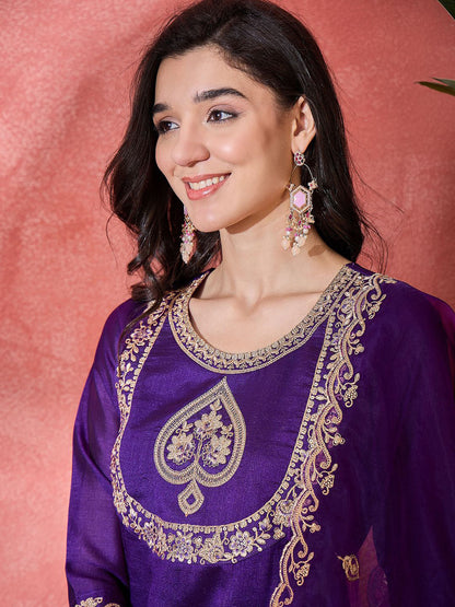 Women Floral Embroidered Kurta with Trousers & Dupatta