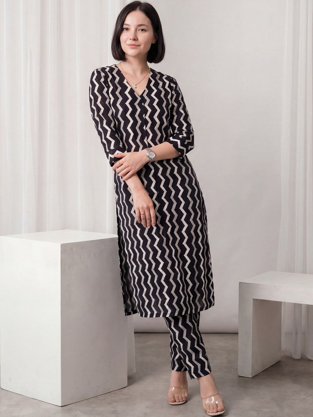Women Printed Regular Pure Cotton Kurta with Trousers