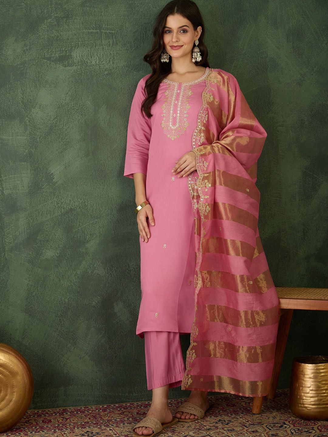Dhiyona KL Women Floral Embroidered Regular Thread Work Kurta With Trousers & Dupatta