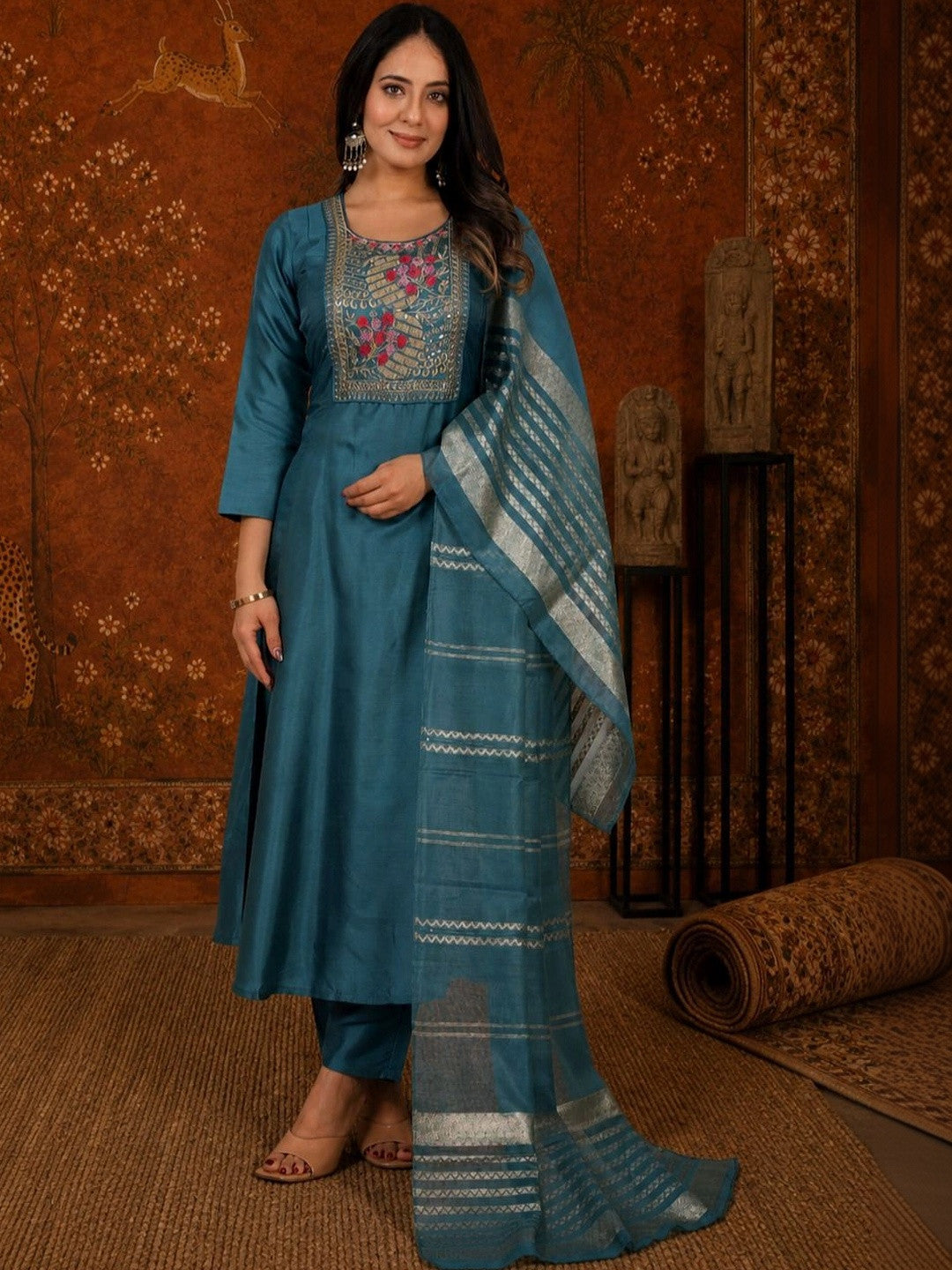 Dhiyona SN Women Floral Embroidered Regular Thread Work Kurta with Trousers & With Dupatta