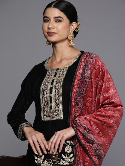 Women Black Ethnic Motifs Yoke Design Velvet Kurta with Trousers & With Dupatta