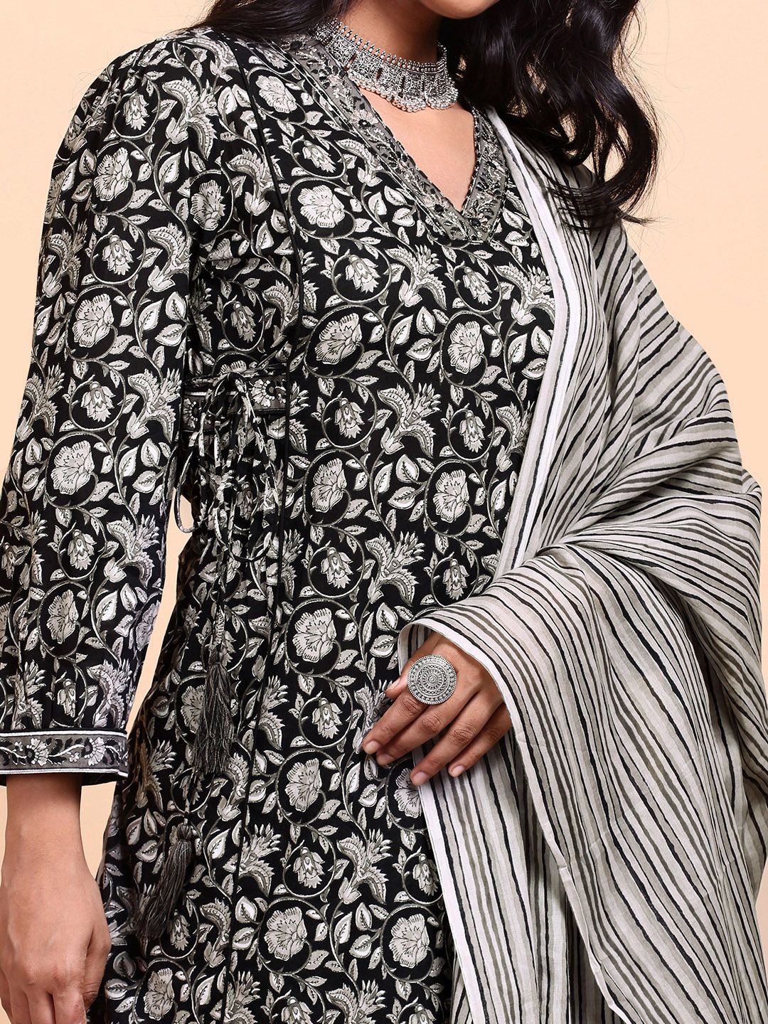 Dhiyona IS Women's Women Floral Printed Pleated Pure Cotton Kurta With Patiala & Dupatta