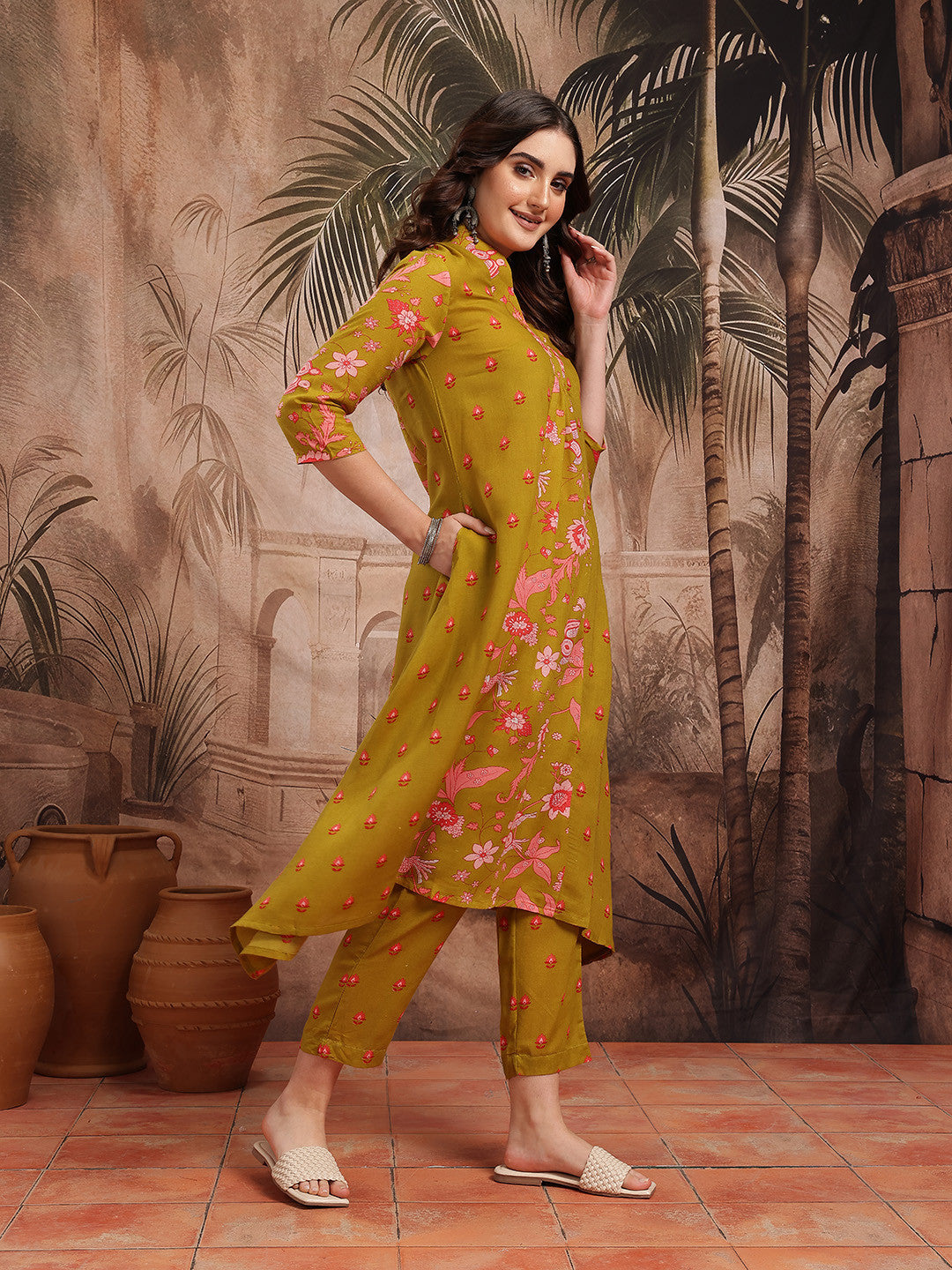 Floral Printed Panelled Kurta with Trousers
