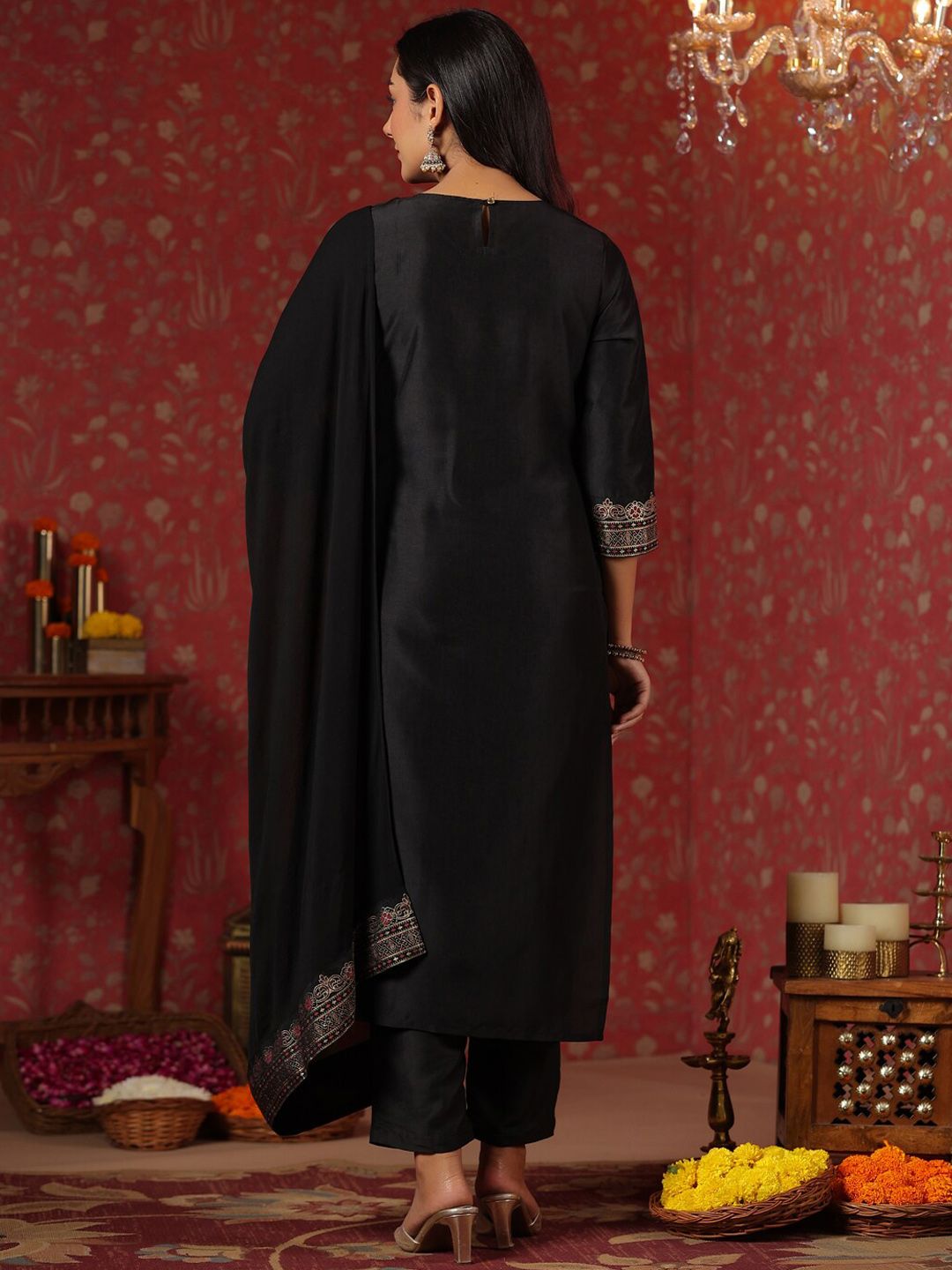 Dhiyona IS Women's Black Ethnic Motifs Printed Straight Kurta & Trouser With Dupatta